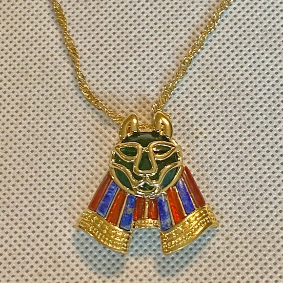 Global Destinations Pendant Necklace - Picture 3 of 9